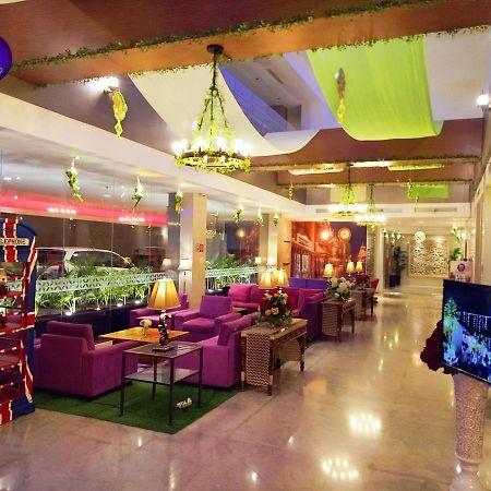Maestro Hotel Kota Baru Pontianak Esterno foto