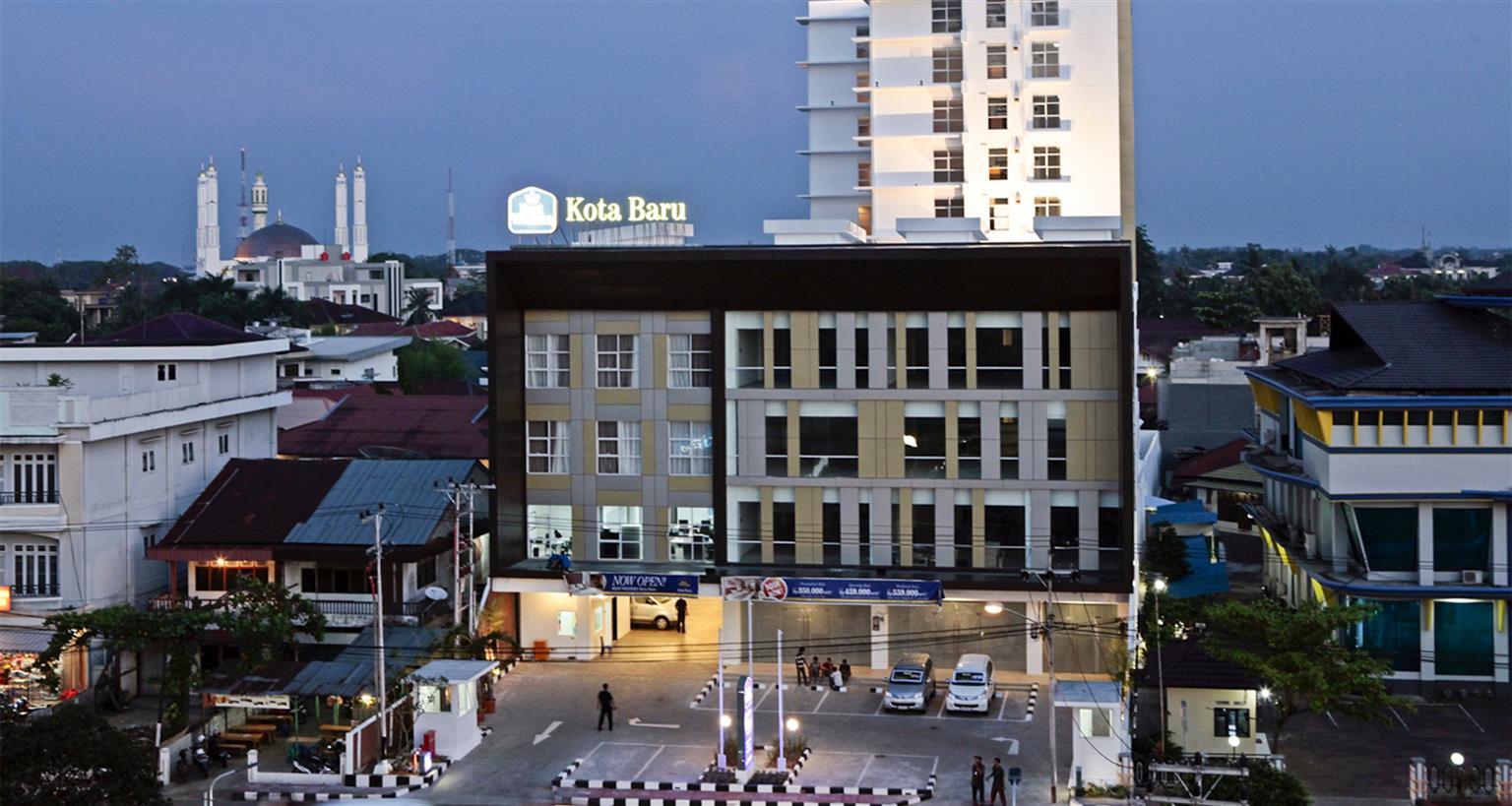 Maestro Hotel Kota Baru Pontianak Esterno foto