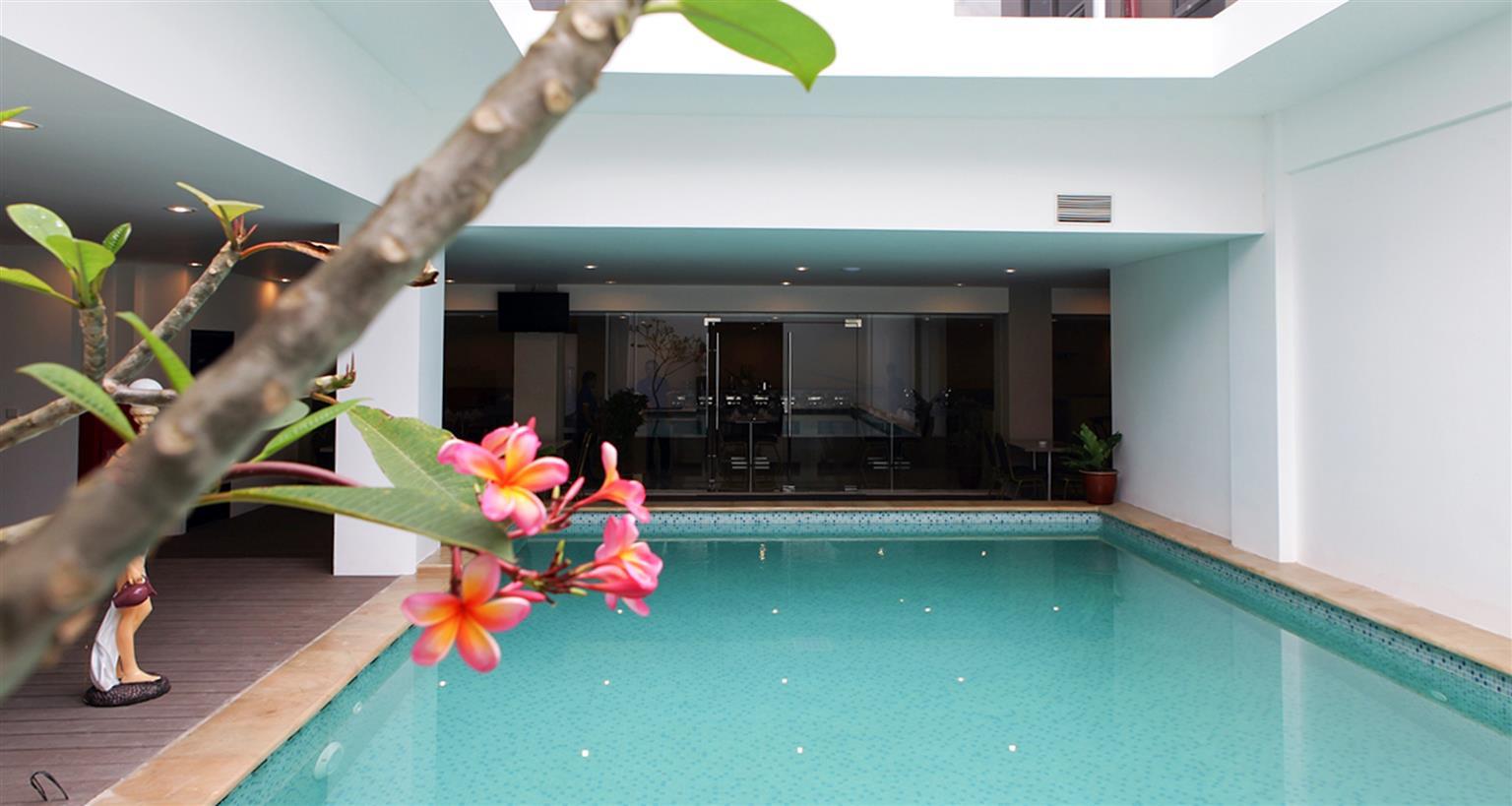 Maestro Hotel Kota Baru Pontianak Esterno foto