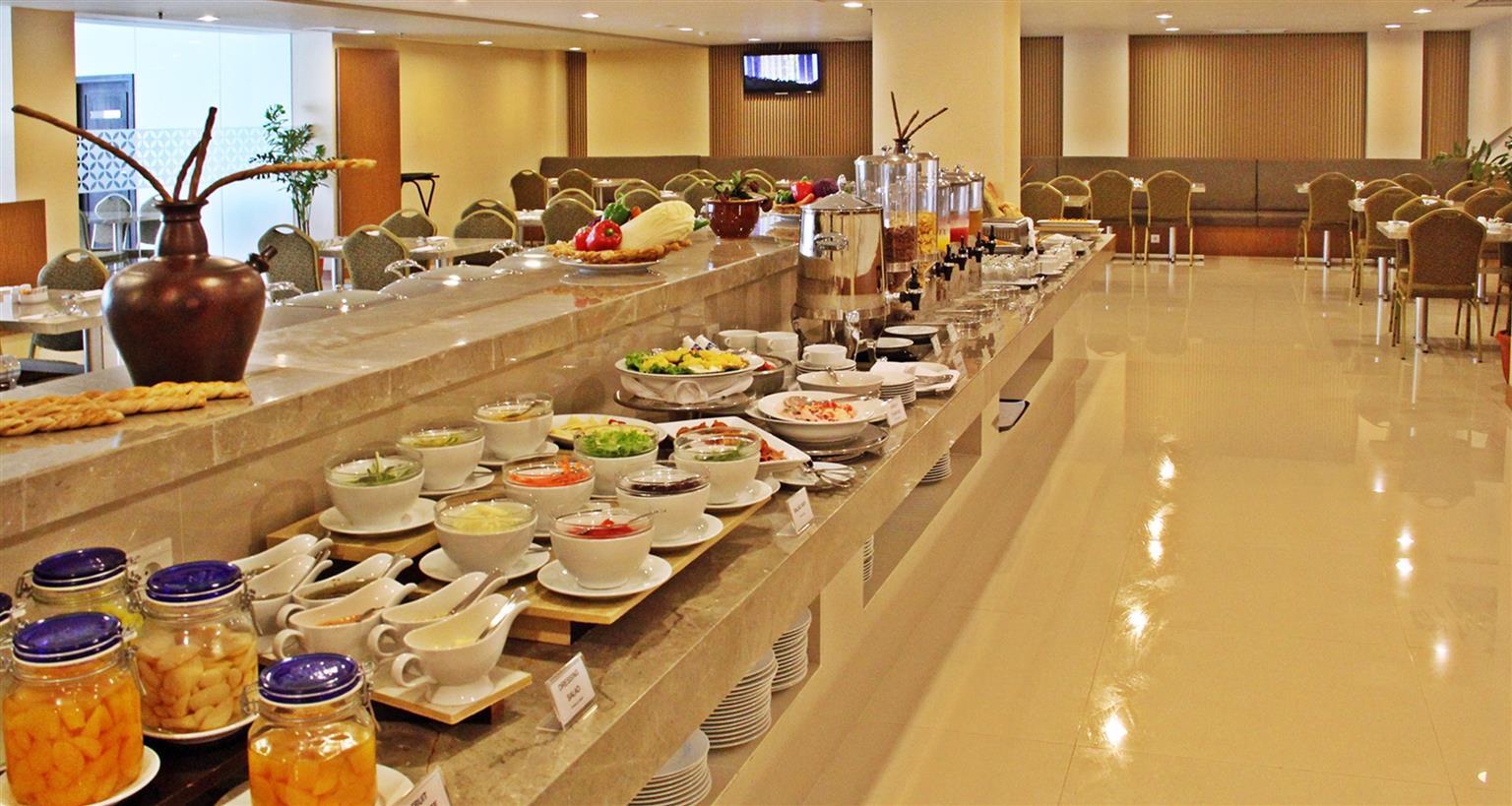 Maestro Hotel Kota Baru Pontianak Esterno foto