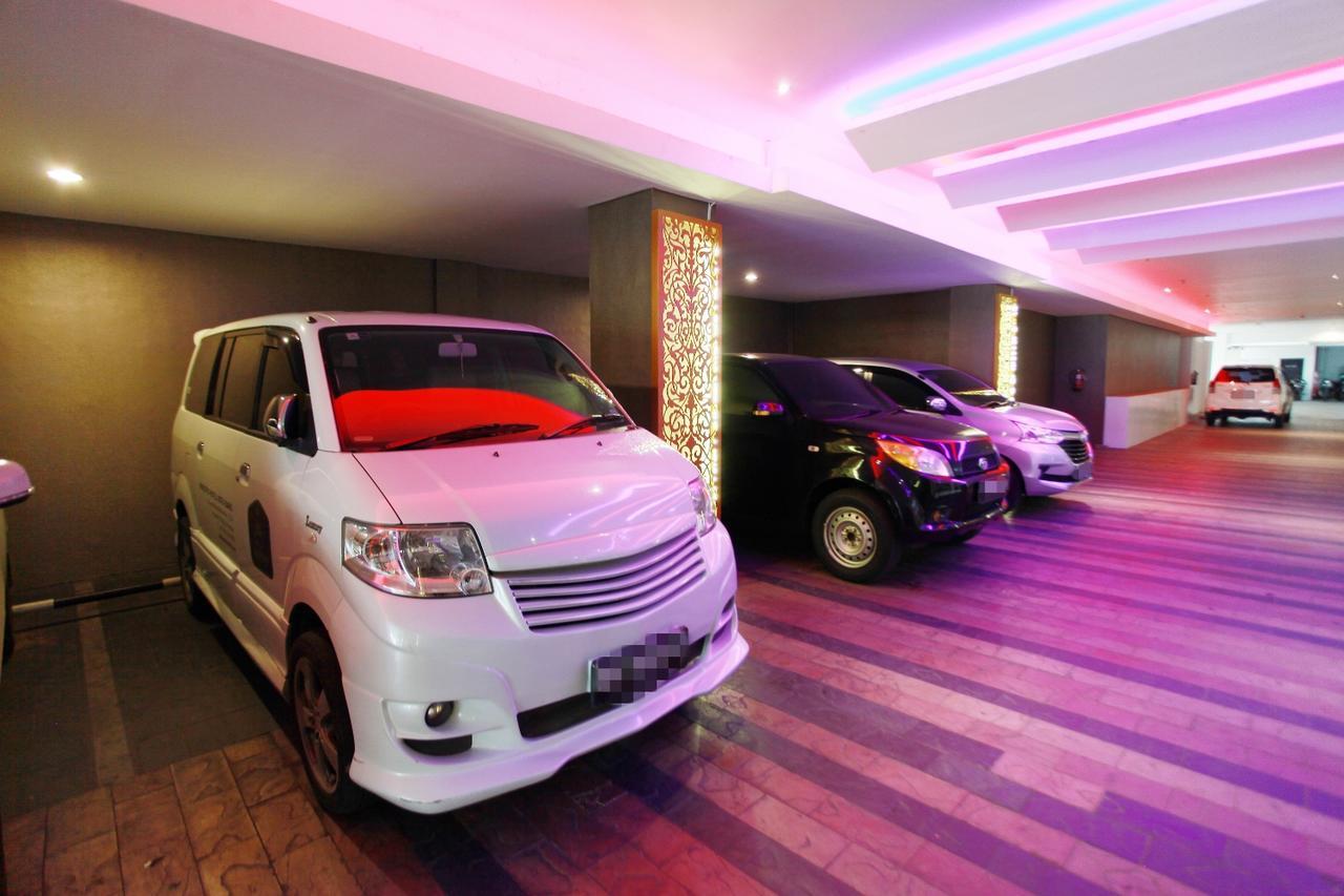 Maestro Hotel Kota Baru Pontianak Esterno foto