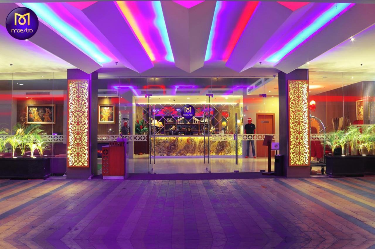 Maestro Hotel Kota Baru Pontianak Esterno foto
