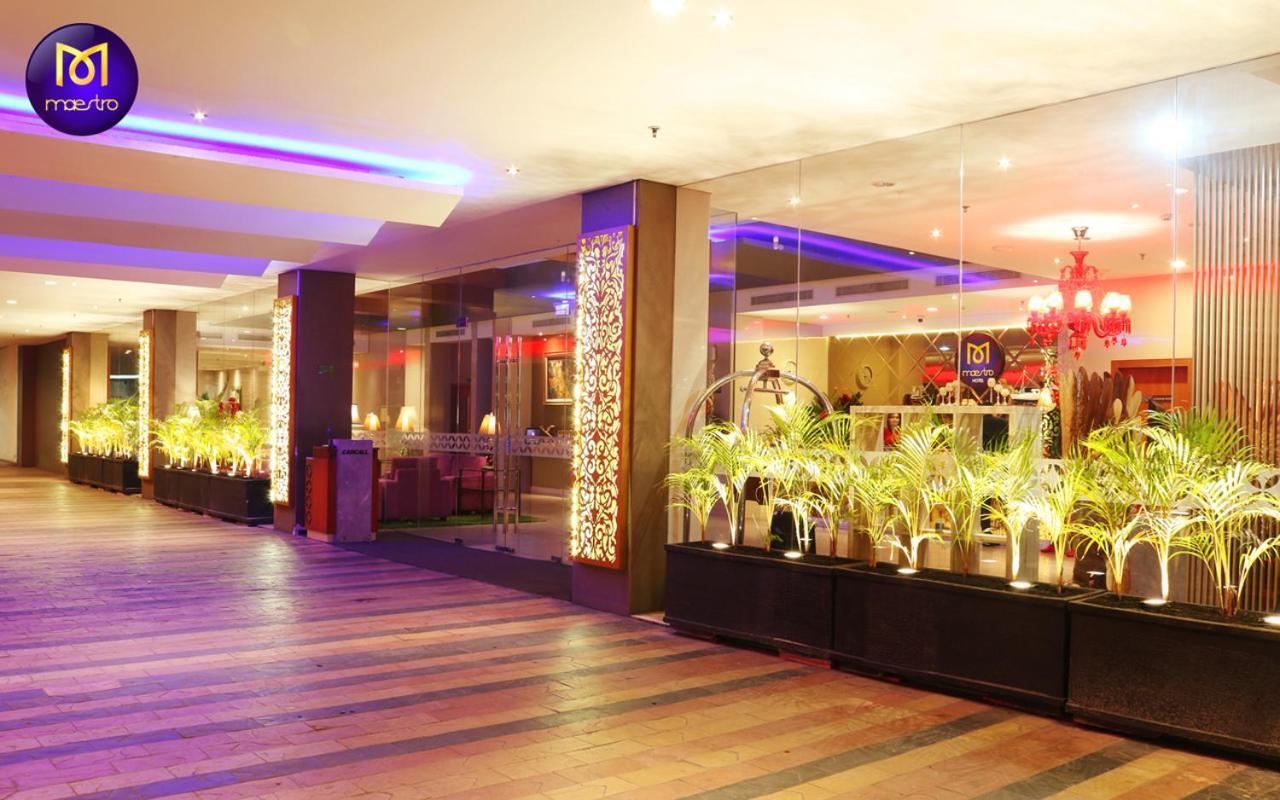 Maestro Hotel Kota Baru Pontianak Esterno foto