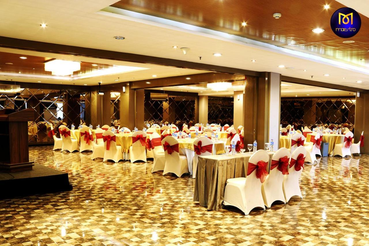 Maestro Hotel Kota Baru Pontianak Esterno foto