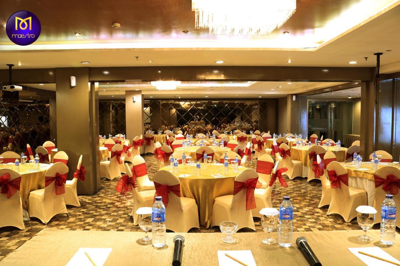 Maestro Hotel Kota Baru Pontianak Esterno foto