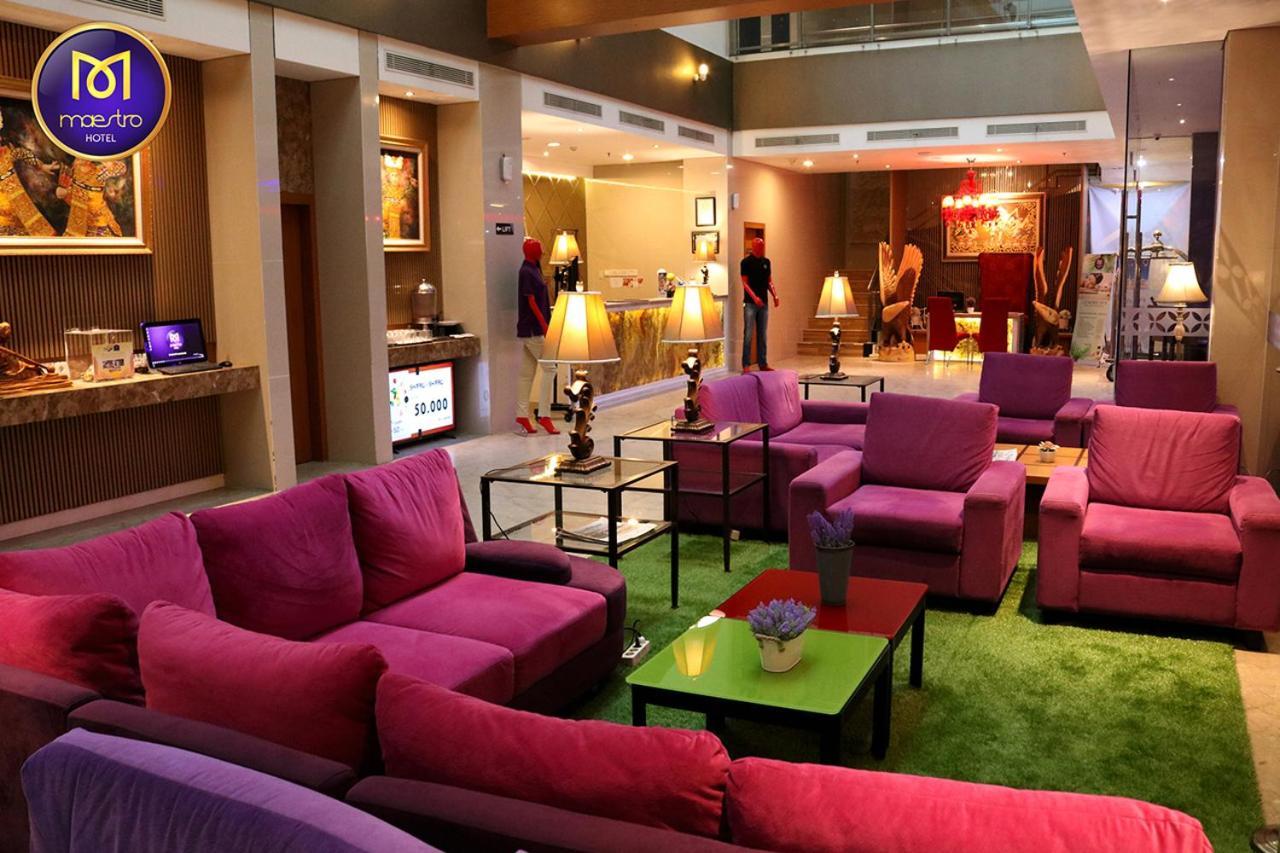 Maestro Hotel Kota Baru Pontianak Esterno foto