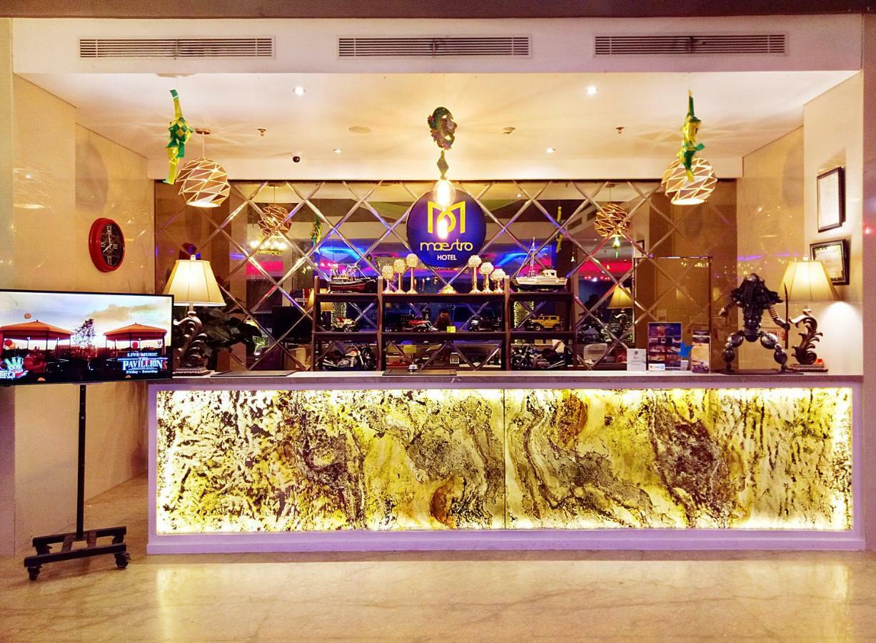Maestro Hotel Kota Baru Pontianak Esterno foto