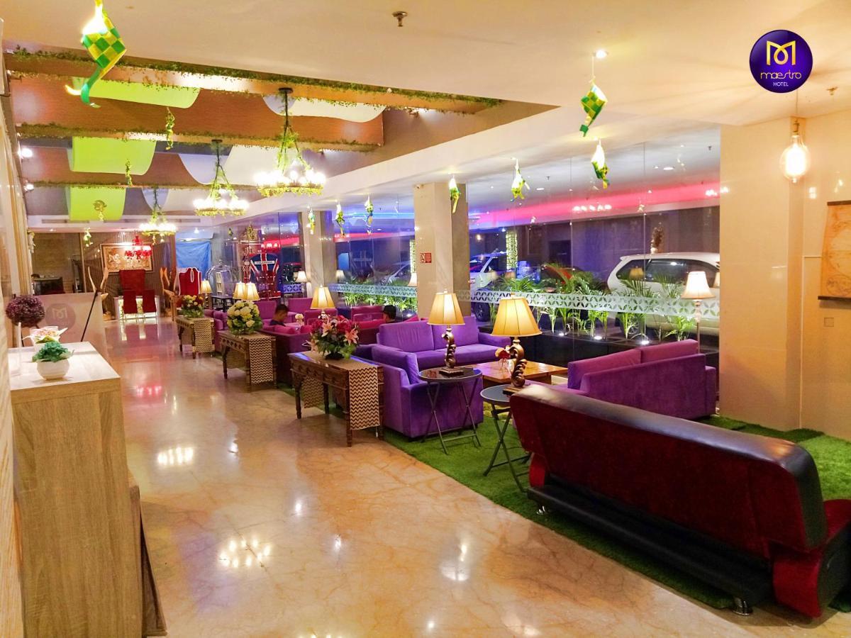 Maestro Hotel Kota Baru Pontianak Esterno foto