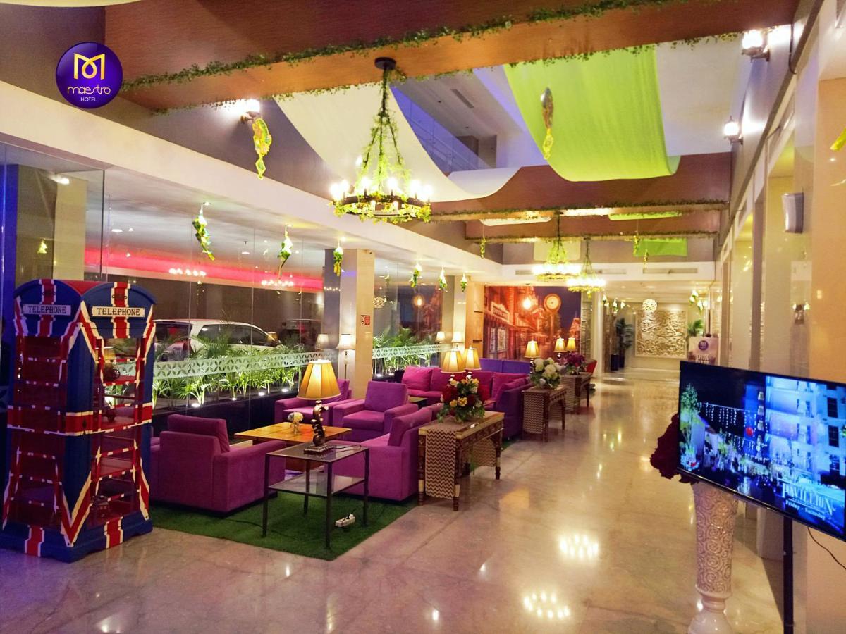 Maestro Hotel Kota Baru Pontianak Esterno foto