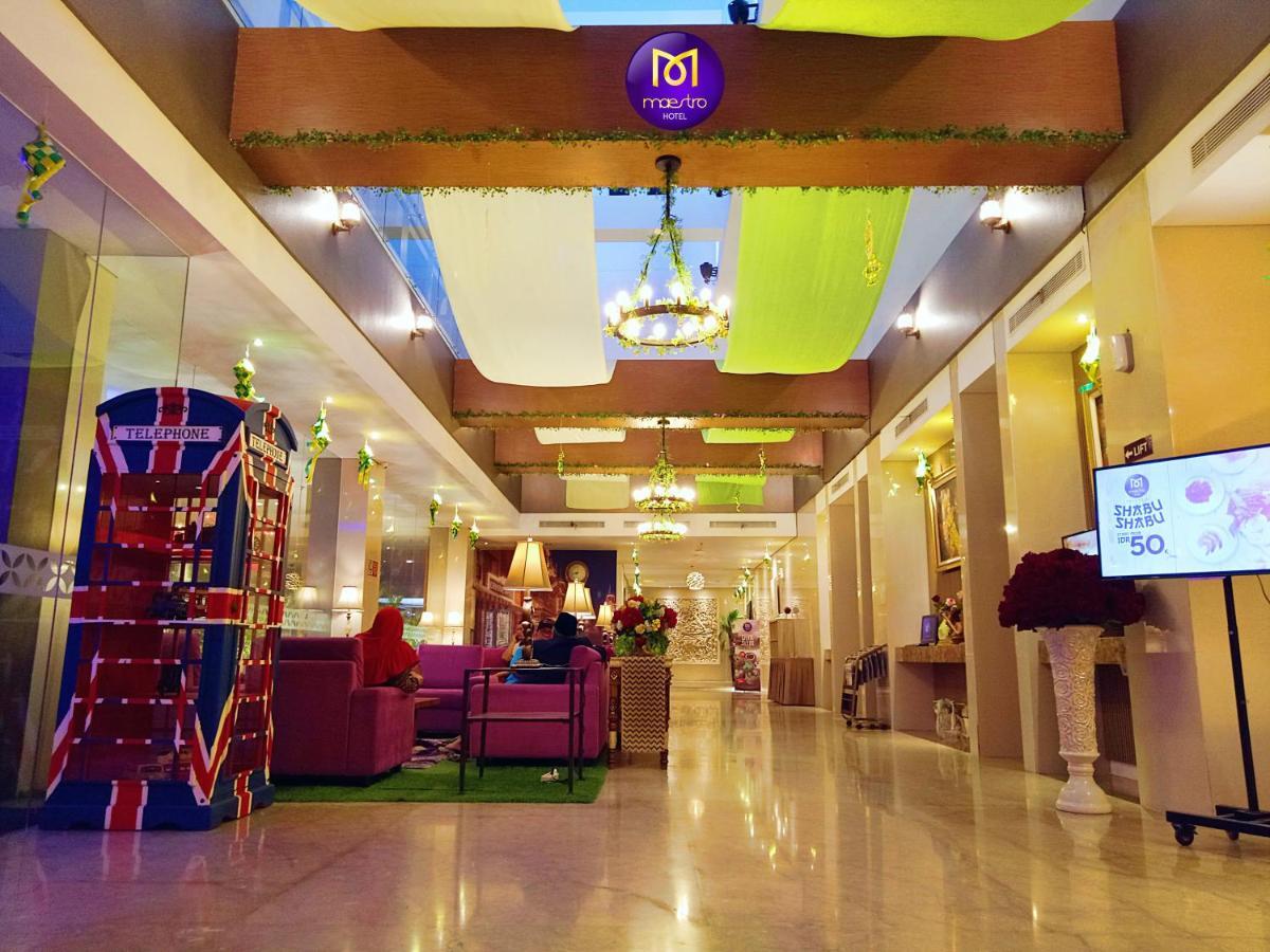 Maestro Hotel Kota Baru Pontianak Esterno foto